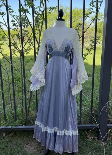 Boho Fashion Aesthetic, Fancy Fits, Hollywood Costume, Cottagecore Outfits, Fantasy Dresses, Fantasy Gowns, Angel Sleeve, Gunne Sax, Fancy Outfits