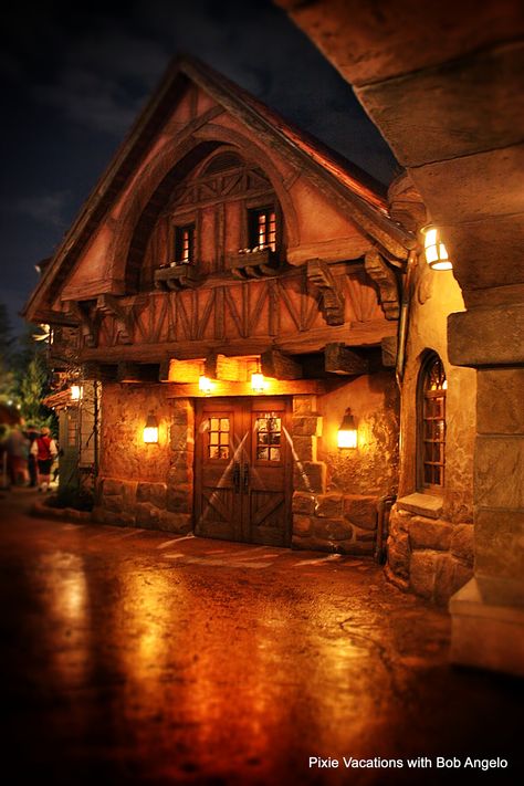 Gaston's Tavern at night.  #NewFantasyland #disney #nighttime #magickingdom Dnd Tavern Exterior, Cozy Tavern Aesthetic, Old Tavern Aesthetic, Dnd Tavern Aesthetic, D&d Tavern, Medieval Tavern Aesthetic, Fantasy Tavern Art, Tavern Outside, Fantasy Tavern Aesthetic