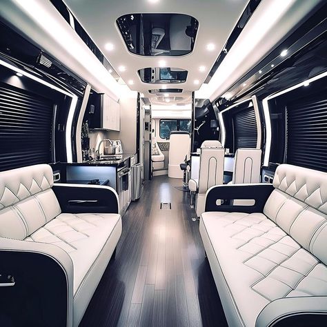 Luxurious Van, Luxury Camper Van, Holiday Destinations In India, Luxury Campers, Jet Privé, Lifestyle Books, Caravan Makeover, Luxury Motorhomes, Shuttle Bus