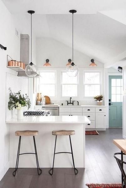 5 Key Kitchen Lighting Ideas For 2020 Beach Kitchen Decor, Beach Style Kitchen, Farmhouse Scandinavian, Houses Interior, Interior Boho, Beach Kitchens, Kitchen Refresh, Interior Vintage, Future Dreams