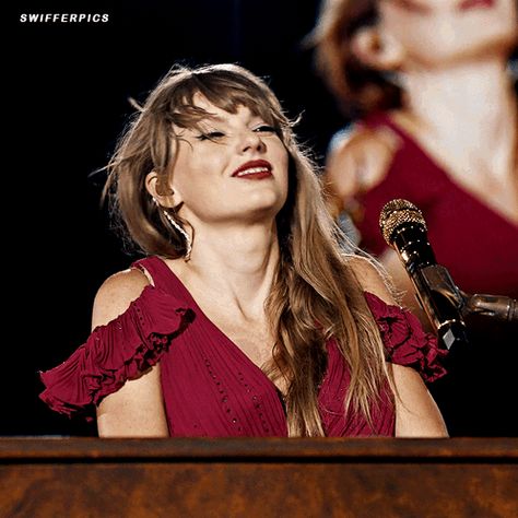 Swifferpics Taylor Swift GIF – Swifferpics Taylor swift Taylor swift eras tour – discover and share GIFs Taylor Swift Gifs, Taylor Swift Gif, Taylor Swift Taylor Swift, Swift Taylor, Taylor Swift Cute, Taylor Swift Eras Tour, Olivia Benson, Taylor Swift Funny, Taylor Swift Eras