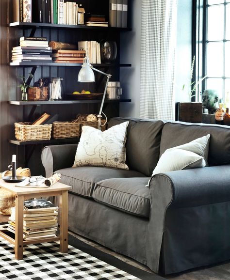 IKEA Österreich, Inspiration, Wohnzimmer, Sitzecke, Sofa EKTORP, Leuchte ARÖD, Teppich MILLINGE, Boden mit Schublade EKBY VALTER, Wandregal EKBY JÄRPEN, Kissen BENZY LAND Sofa Ikea, Ikea Interior, Ikea Usa, Modern Rustic Living Room, Ikea Living Room, House Organisation, Ikea Sofa, Desk In Living Room, Living Room Shelves