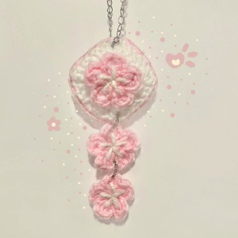 *.+ ꒰ cherry blossom keychain ꒱ +.* sorry for going missing for so long, its exam season >.< im probably going to be gone a lot, but ill def be back after my finals!! i actually made this keychain quite a while ago, and just got around to posting it! i struggled so much with the chain (i took apart a necklace with my fingernails 😭) but i managed to get it to look decent!! i love how it came out hehehe free pattern: DDHandmade on xhs #crochet #keychain #cherryblossom #pink Cherry Blossom Crochet Pattern Free, Crochet Patterns For Keychains, Pink Crochet Keychain, Crochet Phone Accessories, Crochet Keychain Free Pattern, Pink Crochet Ideas, Cute Keychain Crochet, Crochet Cherry Blossom, Cherry Crochet