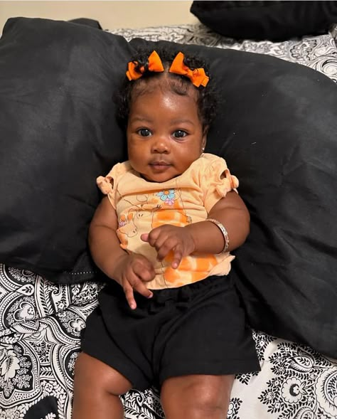 Brownskin Baby, Newborn Black Babies, Mirrors Lyrics, Baby Aesthetic, Mommy And Baby Pictures, Chocolate Babies, Cute Black Babies, Chubby Babies, Beautiful Black Babies