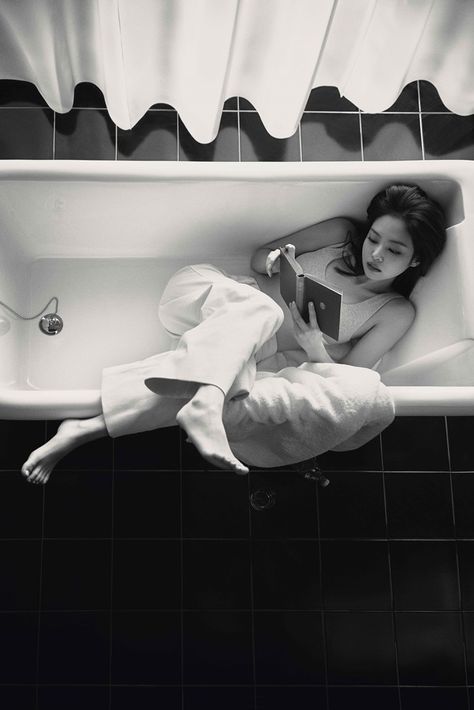 Bathtub Photoshoot, Jennie Calvin Klein, Cuddling On The Couch, Morning Mood, Photoshoot Themes, Film Inspiration, Blog Inspiration, White Aesthetic, Jennie Kim