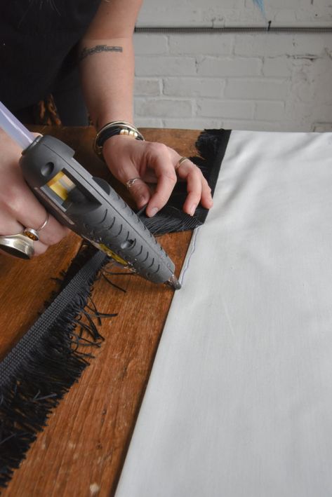 Make this no-sew DIY table runner in time for your spring feasts | CBC Life Table Runner Diy, Make A Table, Floral Plates, Floral Applique, Vibrant Flower, Diy Table, Diy Business, Hot Glue Gun, Dinner Table