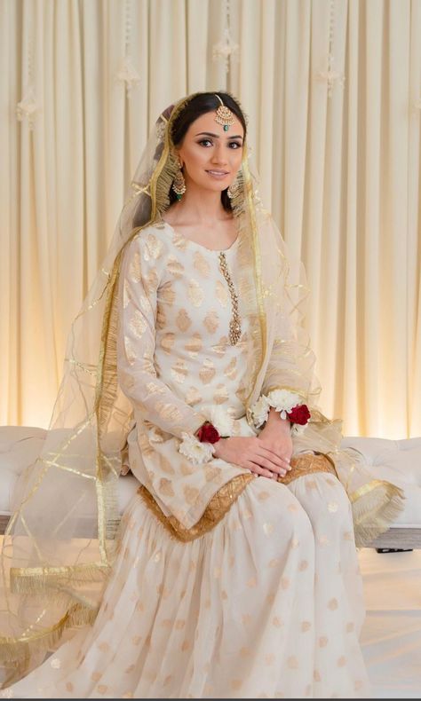 White Gharara Pakistani Nikkah, Nikah Dress Pakistani, Nikkah Look, White Gharara, Bride Essentials, Nikkah Bride, Nikah Outfit, Dress Pakistani, Nikah Dress