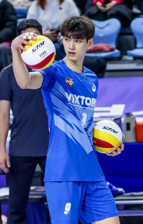 Volleyball Photography, Volleyball Wallpaper, Volleyball Uniforms, Mens Volleyball, Volleyball Player, Volleyball Outfits, Volleyball Team, Volleyball Players, Men In Uniform