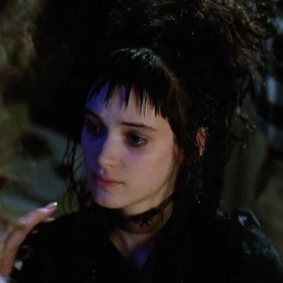 Lydia Deetz Icon, Tim Burton Aesthetic, Beetlejuice 1988, Lydia Beetlejuice, Beetlejuice Movie, Tim Burton Movies, Winona Forever, Lydia Deetz, Beetle Juice