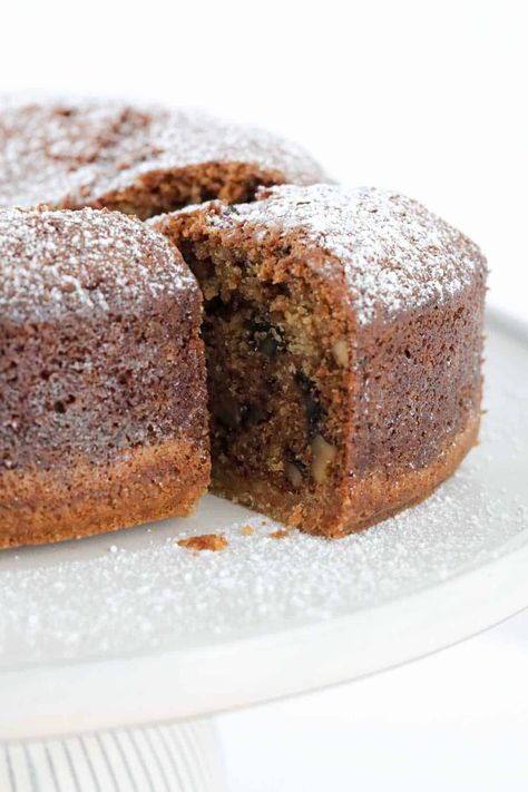 Armenian Nutmeg Cake Recipe, Armenian Cake Recipe, Nutmeg Feather Cake, Armenian Nutmeg Cake, Nutmeg Recipes Food, Armenian Christmas Food, Armenian Dessert, Nutmeg Cake, Caramel Mud Cake