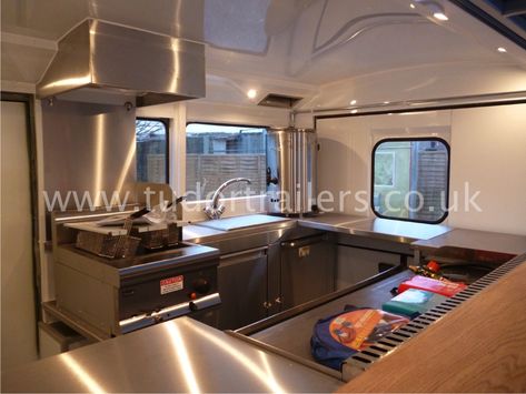 Trailer Cafe, Food Truck Interior, Truck Restaurant, Burger Van, Pizza Food Truck, Catering Van, Food Vans, Wood Burning Pizza Oven, Food Trailers