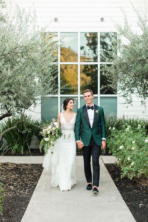 Green Tux, Emerald Wedding Colors, Green Wedding Suit, Wedding Tux, Amazing Wedding Photos, Groom Wedding Attire, Green Themed Wedding, Emerald Green Weddings, Classy Wedding Dress