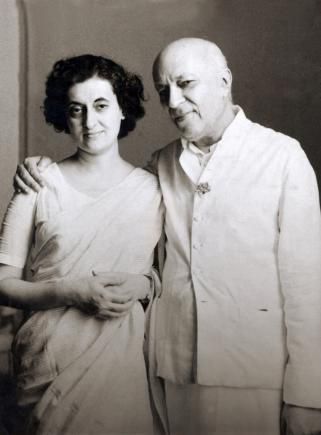 Portrait of the Day: Jawaharlal Nehru and Indira Gandhi | The Caravan - A Journal of Politics and Culture Mahatma Gandhi Photos, National Leaders, Angry Quote, English Essay, Indian Legends, Mother India, Jawaharlal Nehru, Rajiv Gandhi, Indira Gandhi