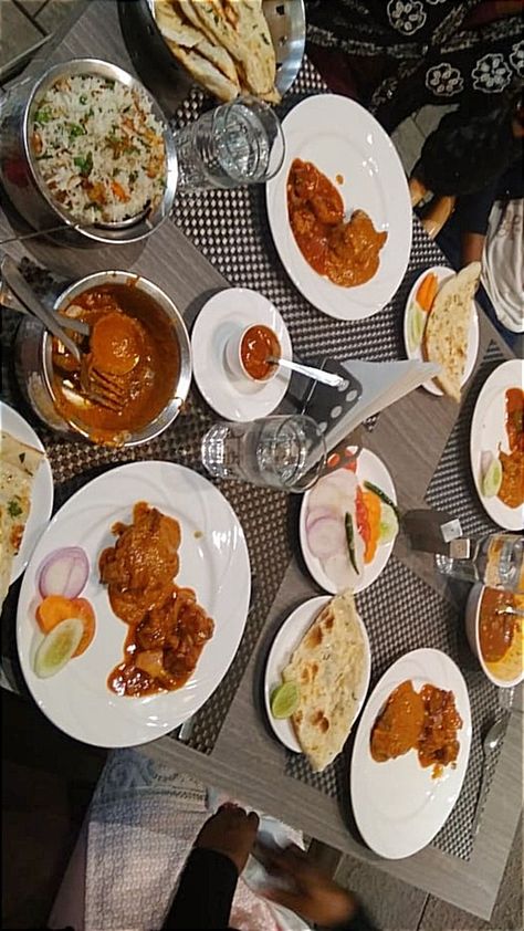 Eating Food Funny, Indian Dinner, Foodie Instagram, Sleepover Food, Hotel Food, Delicacy Food, Food Drink Photography, Food Vids, Indian Food Recipes Vegetarian