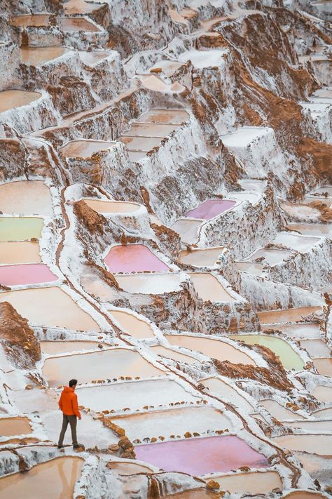 There are some places on this magical planet that leave your jaw on the ground, whilst you drag it along like an old car dragging a broken bumper. The Maras Salt Ponds, located in the ancient Inca Sacred Valley (we are happy to say), is one of such places. Over the past two and a half years, we have traveled to 41 countries, and we’ve been fortunate enough to pick up our jaws off the floor, at least a few times. March Decorations, April Illustration, April Colors, March Painting, Themes Preschool, March Craft, April Bujo, Scrapbooking Idea, 3rd April