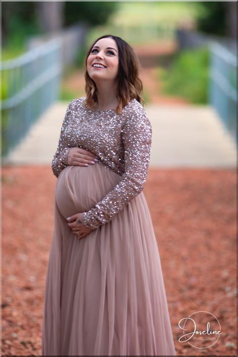 [Ad] 38 Pretty Maternity Shoot Dresses Ideas To Try Out This Autumn #babygenderrevealparty Maya Maternity Dress, Barmitzva Dress, Baby Shower Gowns For Moms, Baby Shower Dress For Mom Indian, Maternity Gowns Indian, Gender Reveal Dresses For Mom, Maternity Shoot Dresses, Gowns Indian, Maternity Evening Gowns