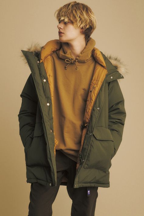 THE NORTH FACE PURPLE LABEL Fall Winter 2018 Lookbook Jackets Outerwear Hoodies Sweaters Pants Trousers Cardigans Scarves Hats Caps The North Face Purple, North Face Purple, Winter Lookbook, Looks Party, Winter Outfits Men, Purple Label, Outdoor Fashion, Men Style Tips, Fashion Business