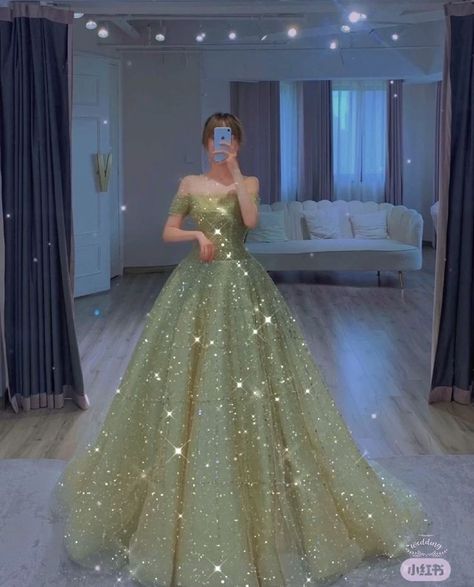 Green Ball Gown, Royalty Dress, Prom Inspiration, Elegant Ball Gowns, Pretty Quinceanera Dresses, Sparkle Wedding Dress, Prom Girl Dresses, Fancy Gowns, Princess Ball Gowns