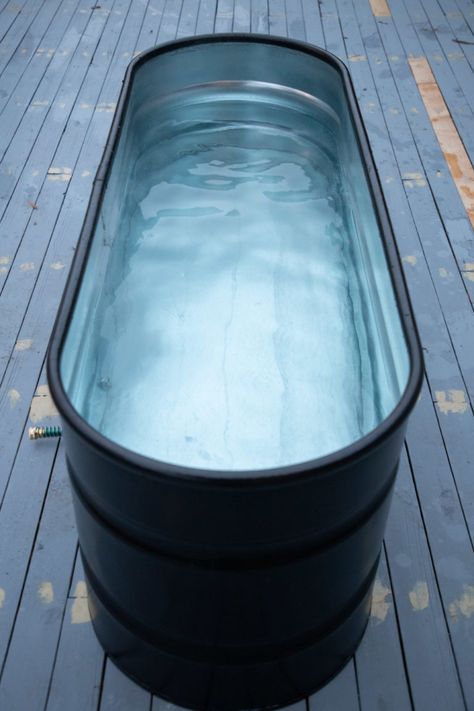 Metal Hot Tub Ideas, Trough Ice Bath, Stock Tank Outdoor Bathtub, Stock Tank Bathtub Diy Bathroom, Metal Hot Tub, Outside Tub Ideas, Home Made Hot Tub, Stock Tank Bathtub Diy, Diy Hot Tub Homemade