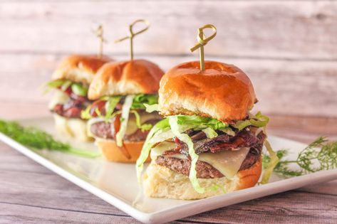 Bison Sliders Recipe, Easy Sliders, Super Bowl Party Menu, Balsamic Onions, Bison Burgers, Bbq Chicken Sandwich, Easy Slow Cooker Chicken, State Foods, Burger Sliders