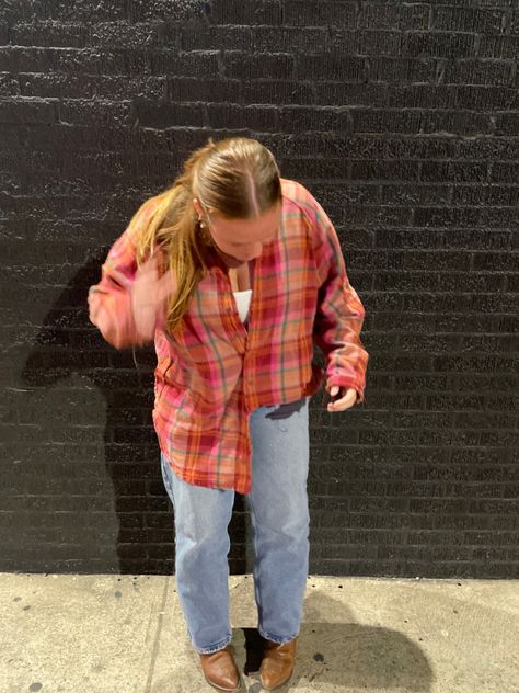 #boots #flannel #flannelshirtoutfit #country #countrymusic Flannel Shirt Outfit, Girls Flannel, Flannel Outfits, Cowboy Outfits, Country Concert Outfit, Lucky In Love, Country Concerts, Country Concert, Line Dancing