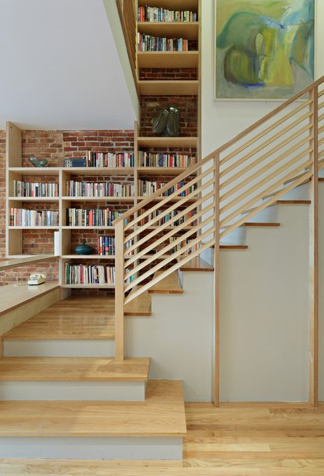 horizontal wooden railing - would this be cheaper than glass? Banister Remodel, Wood Railings For Stairs, Stair Shelves, Wood Railing, Staircase Remodel, Stair Railing Design, Open Staircase, Stair Remodel, Staircase Railings