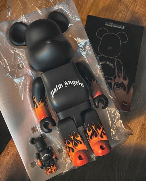 Bearbrick Art, Hypebeast Room, Kaws Wallpaper, Jordan 4 White, Art Toys Design, Takashi Murakami, Adidas New, Toy Art, Timberlands