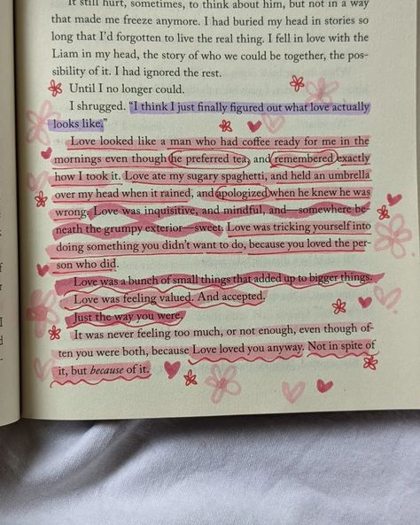 💬 what are you currently reading? a novel love story by @heyashposton // review ⭐⭐⭐⭐⭐ "A Novel Love Story" by Ashley Poston is the ultimate dream for every book lover who’s ever wished they could jump right into their favorite book world. Like, imagine your car breaks down, and you find yourself in a cute AF town that’s straight out of a romance novel. Umm, sign me up, please?! Meet E niileen Merriweather, our girl who’s just trying to find some peace in her beloved books. But things take... A Novel Love Story Book Aesthetic, A Novel Love Story, Love Story Titles, Love Story Books, Bookstore Owner, Ashley Poston, Books Annotations, Love Stories To Read, Annotated Books