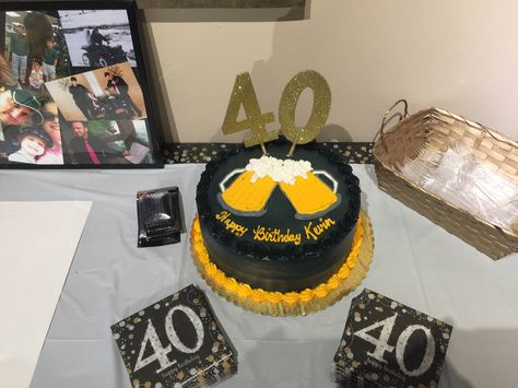 Cheers and beers to 40 years - cake Cheers And Beers To 40 Years, Beer Birthday Party, Husband 40th Birthday, 40th Birthday Men, 40th Bday Ideas, 40th Cake, Cake For Husband, Beer Cake, 40th Birthday Cakes