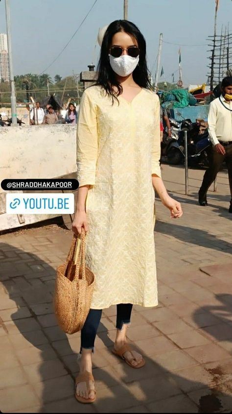 Office Wear Women Work Outfits, Cotton Pants Women, Celebrity Fashion Looks, Simple Kurta Designs, Simple Kurti Designs, Pakistani Fashion Casual, Casual Indian Fashion, Long Kurti Designs, Desi Fashion Casual