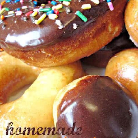 Homemade Spudnuts and Glaze Recipe - Six Sisters' Stuff Spudnuts Recipe, Polish Donut, Stovetop Recipes, Doughnut Recipes, Mash Potatoes, Homemade Doughnuts, Six Sisters Stuff, Six Sisters, Breakfast Goodies