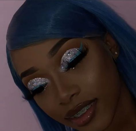 Sliver Makeup, Melanin Makeup, 2022 Makeup, Birthday Makeup Looks, Face Beat Makeup, Blue Makeup Looks, Windows To The Soul, Glitter Makeup Looks, Prom Eye Makeup