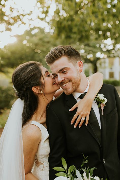 Wedding Portrait Poses, Bride Groom Photos, Engagement Pictures Poses, Wedding Couple Photos, Wedding Photoshoot Poses, Wedding Picture Poses, Wedding Couple Poses Photography, Wedding Photography Styles, Wedding Couple Poses