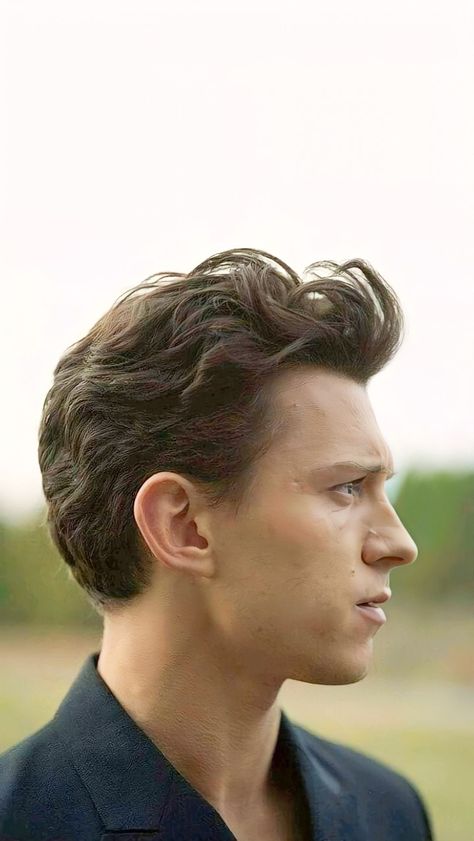 Brush Back Hairstyles Men, Tom Holland Hairstyle, Old Money Hair Men, Messy Slick Back Hair Men, Old Money Hairstyles Men, British Hairstyle, Tom Holland Hair, Tom Holland Haircut, Tom Holland Wallpaper