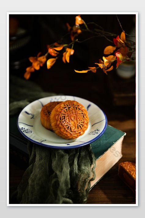 Cake Food Photography, Asian Food Photography, About Moon, Gold Foil Art, Rose Oil Painting, Halloween Moon, Simple Poster, Food Photography Inspiration, Autumn Festival