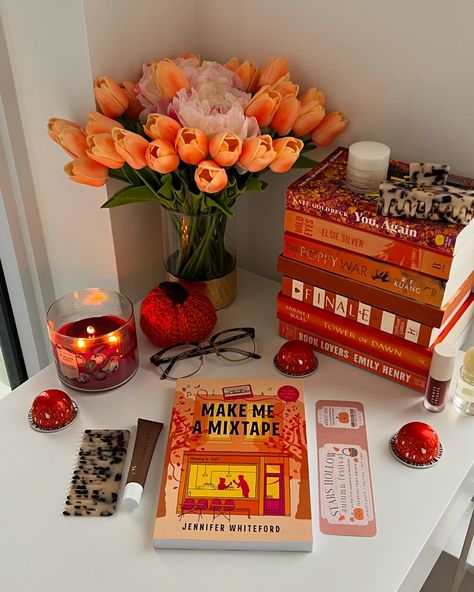 I hope this picture smells like spiced apple and cinnamon to you 🍂🧺🕰️🌰✨ QOTD: what’s one book you would recommend to everyone? 🍁 Trying to get some reading done this week so I can finally post some more recommendations and some mini reviews! I’ve been in a bit of a slump lately because I’ve just been focused on a load of other things but now that the weather is finally starting to cool down and get more dreary I’m excited to pick up some books from my tbr 🫶🏻 . . . . #book #booklover #reader... Romcom Books, Winter Aesthetics, Apple And Cinnamon, Bookish Stuff, Bookstagram Inspiration, Pretty Room, Coffee And Books, Fall Aesthetic, Fall Festival