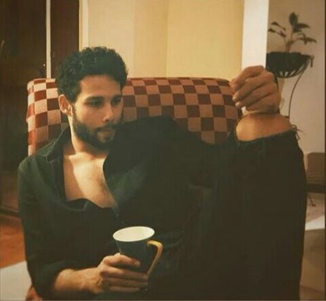 Siddhant Chaturvedi, Japanese Art Samurai, Alec Lightwood, Best Supporting Actor, Actors Images, Romantic Drama, Amazon Prime Video, Heart Eyes, Girly Jewelry