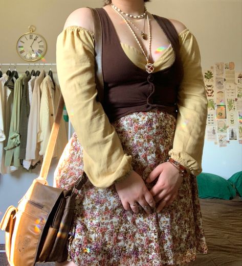 Medieval Vest, Spring Witch, Fairycore Outfit, Fashion Midsize, Plus Size Hippie, Fairy Vintage, Earthy Outfits, Hippie Outfits, Dream Clothes