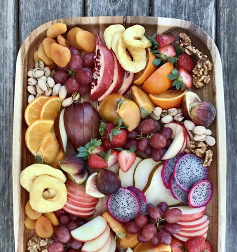 How To Make An Irresistible Winter Fruit Platter – SIMMER + SAUCE Winter Fruit Platter, Seasoned Nuts, Fruit Collage, Crudite Platter, Fruit Platters, Winter Fruit, Fruit Arrangements, Fall Fruits, Cheese Boards