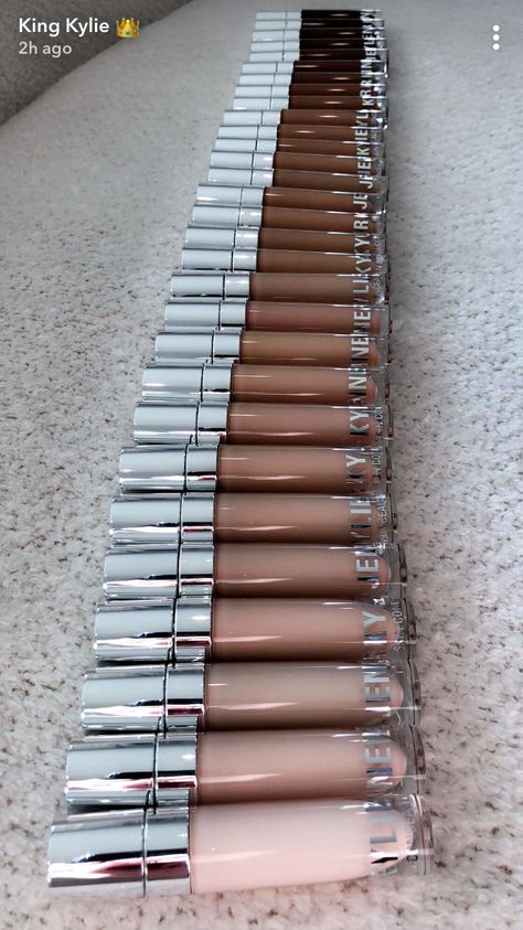 Kylie Cosmetics concealer Kyle Cosmetics, Makeup Collection Goals, Makeup Materials, Kylie Makeup, It Cosmetics Concealer, Buy Makeup, Kylie Cosmetic, Makeup Party, Concealer Makeup