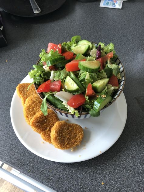 Chicken Nuggets And Salad, Salad With Chicken Nuggets, Chicken Nugget Salad, Vegan Nuggets, Vegan Chicken Nuggets, Healthy Chicken Nuggets, Chicken Nugget Recipes, Healthy Version, Healthy School Lunches