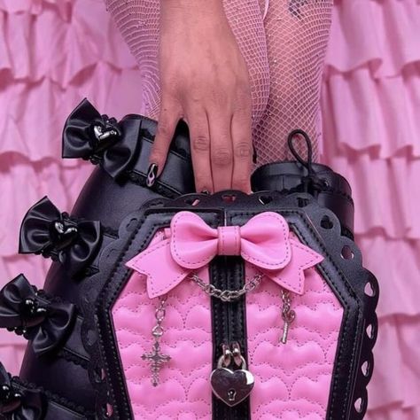 💗 YRU SHOES 💗 on Instagram: "🖤 DUNE ELISSA BAT ON YRU KRU MEMBER @ALEYAANGEL 🖤" Yru Shoes Platform, Black Harajuku Pointed Toe Heels, Yru Shoes Monster High, Harajuku Lovers Bag, Kawaii Goth Handbags, Yru Shoes, Pretty Shoes, My Style, Instagram