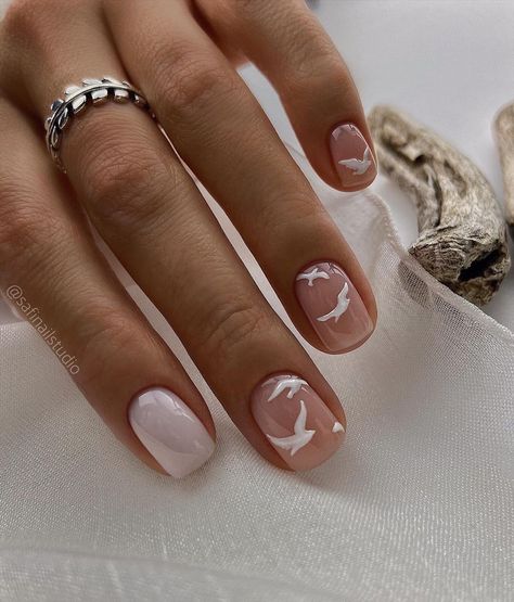 Fall Wedding Nails, Prom Nail Designs, White Nail Designs, Round Nails, Crystal Nails, Prom Nails, Floral Nails, Chic Nails, Short Acrylic Nails