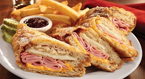 Bennigan's Monte Cristo Monte Cristo Recipe, Tecate Light, Monte Cristo Sandwich Recipe, Honey Wheat Bread, Monte Cristo Sandwich, Best Sandwich Recipes, Monte Cristo, How To Cook Ham, Best Sandwich