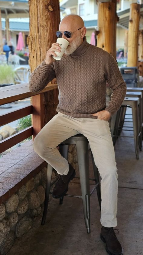 Older Mens Outfits, Business Casual Outfits For Men Modern Man, Middle Aged Men Style, Middle Aged Man Aesthetic, Older Men Style, 60s Style Men, Old Man Outfit, Men Over 60, Fashion Trends Men