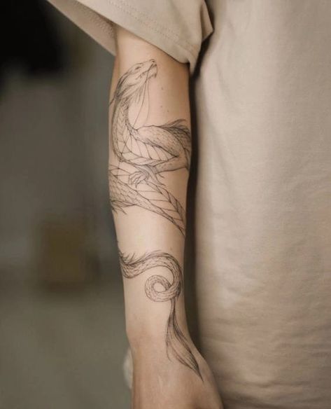 Dragon Tattoo Forearm, Tatuaje Studio Ghibli, Dragon Tattoo Arm, Around Arm Tattoo, Dragon Sleeve Tattoos, Dragon Tattoo For Women, Geniale Tattoos, Small Tattoos For Guys, Subtle Tattoos