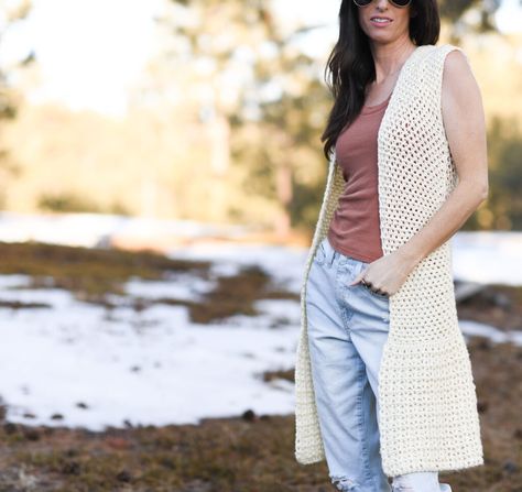 Long Vest Pattern, Crochet Vest Outfit, Crochet Vest Pattern Free, Crochet Waistcoat, Vest Pattern Free, Trendy Vest, Vest Crochet, Long Sweater Vest, Crochet Vest Pattern