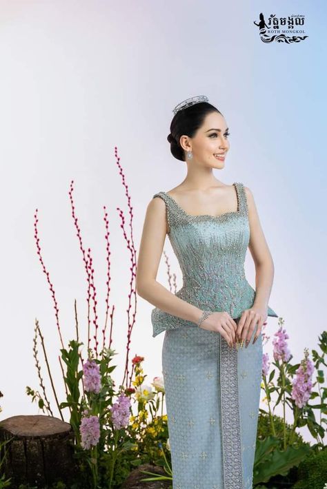 Khmer traditional clothes 🇰🇭 #Cambodia Khmer Traditional Clothes, Traditional Clothes, Traditional Dress, Traditional Dresses, African Print, Traditional Outfits, Cambodia, Quick Saves, Clothes