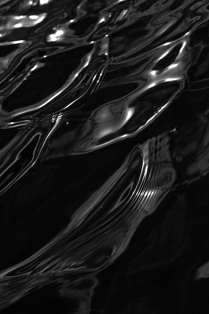 black water inspiration. Texture Graphic Design, Black Water, Trik Fotografi, Black And White Aesthetic, Black Aesthetic Wallpaper, Picture Collage, Black Textures, White Aesthetic, Color Textures