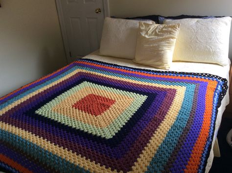 Huge Granny Square Blanket, Granny Square Blanket Colours, Colourful Granny Square Blanket, Bedspread Crochet, Crochet Bed Cover Granny Squares, Large Granny Square, Granny Square Throw, Neon Granny Square Blanket, Star Baby Blanket